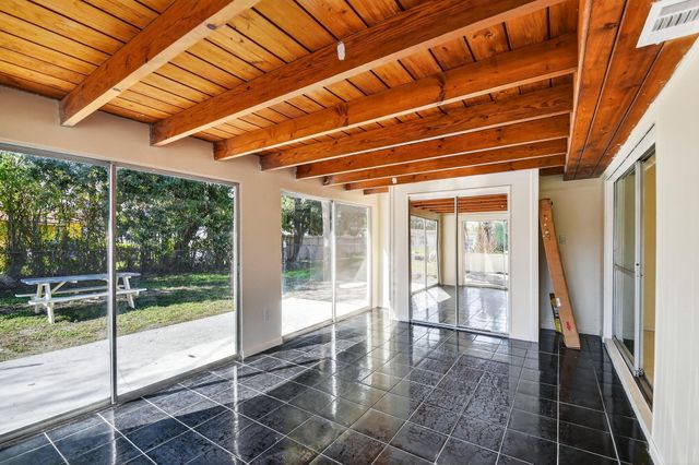 371 W 34th Street, Riviera Beach, FL 33404