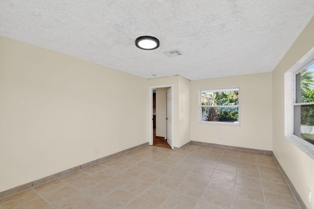 371 W 34th Street, Riviera Beach, FL 33404