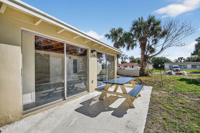 371 W 34th Street, Riviera Beach, FL 33404