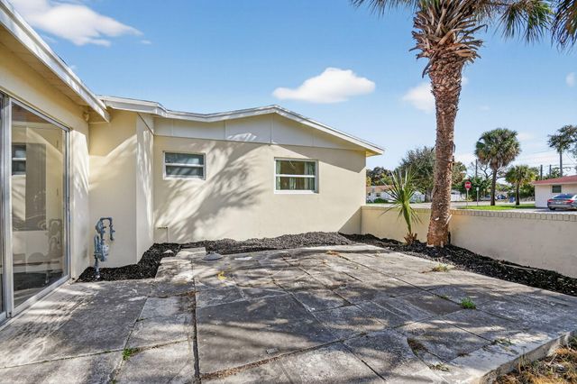 371 W 34th Street, Riviera Beach, FL 33404