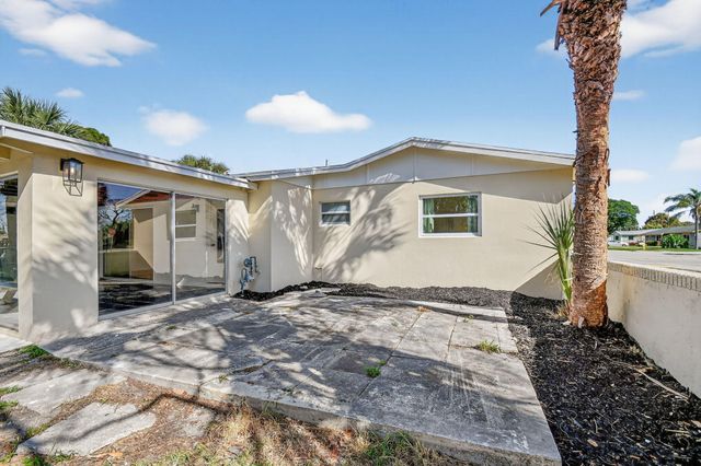 371 W 34th Street, Riviera Beach, FL 33404