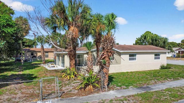371 W 34th Street, Riviera Beach, FL 33404