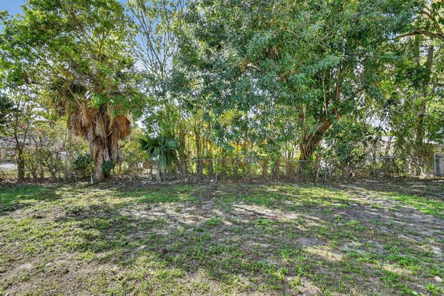 371 W 34th Street, Riviera Beach, FL 33404