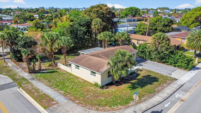 371 W 34th Street, Riviera Beach, FL 33404