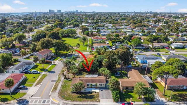 371 W 34th Street, Riviera Beach, FL 33404