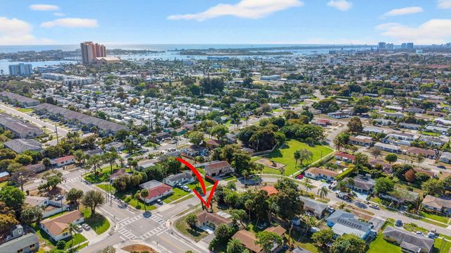 371 W 34th Street, Riviera Beach, FL 33404