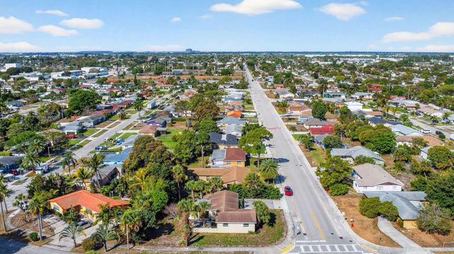 371 W 34th Street, Riviera Beach, FL 33404