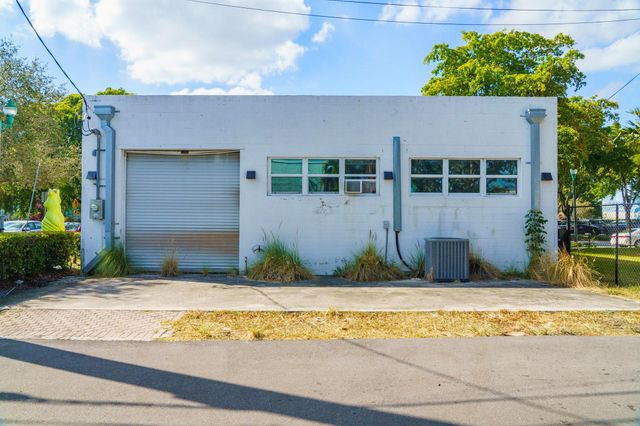 367 NE 3rd Ave, Delray Beach, FL 33444