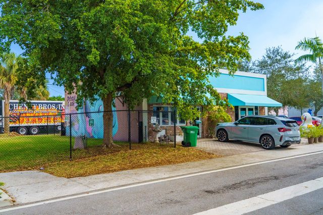 367 NE 3rd Ave, Delray Beach, FL 33444