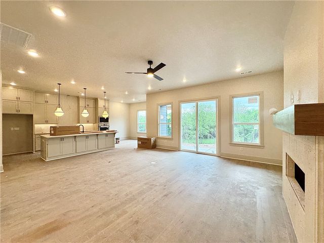 2832 N Sumac Drive, Fayetteville, AR 72703
