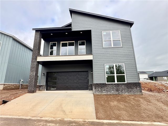2832 N Sumac Drive, Fayetteville, AR 72703