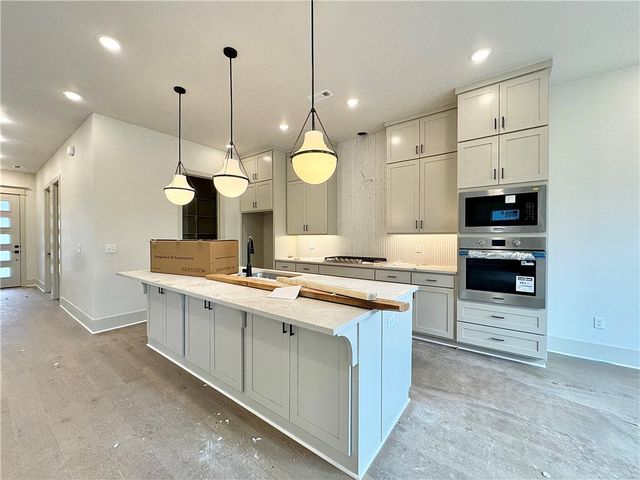 2832 N Sumac Drive, Fayetteville, AR 72703