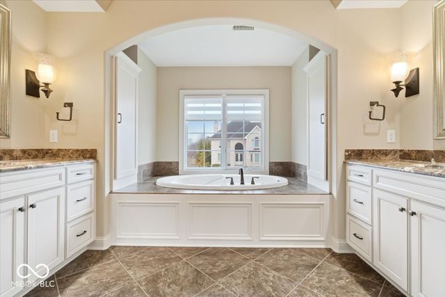 3291 Homestretch Drive, Carmel, IN 46032