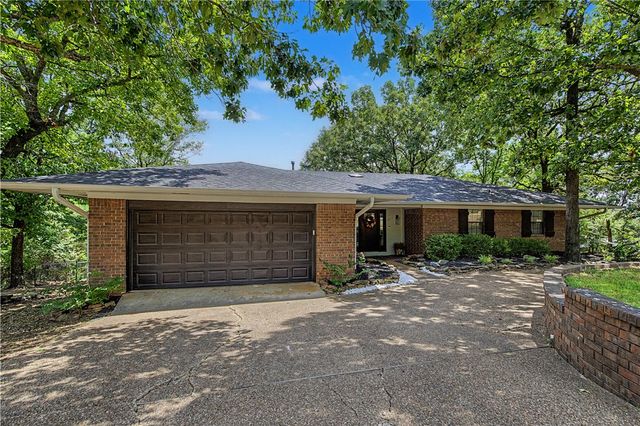 527 Beverly Hills Drive, Van Buren, AR 72956