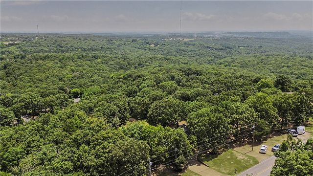 527 Beverly Hills Drive, Van Buren, AR 72956