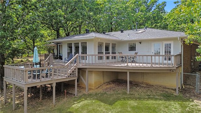 527 Beverly Hills Drive, Van Buren, AR 72956