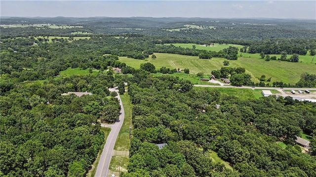 527 Beverly Hills Drive, Van Buren, AR 72956