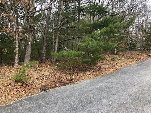 30 Wings Ln, Barnstable, MA 02635