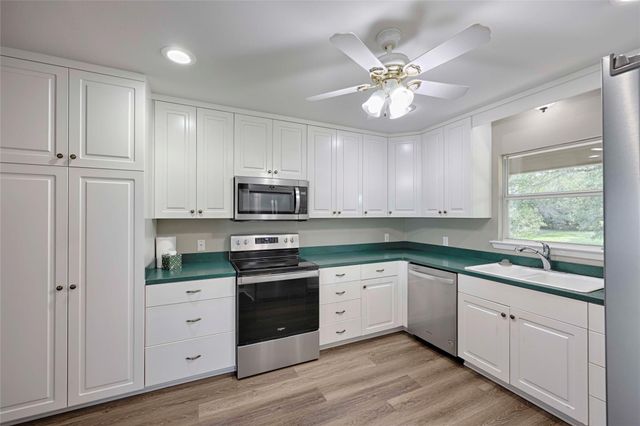 3545 E I 10 Frontage RD, Schulenburg, TX 78956