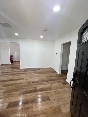 18736 Hart, Reseda, CA 91335