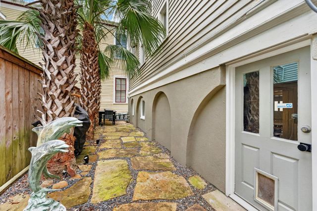 812 19th Street, Galveston, TX 77550
