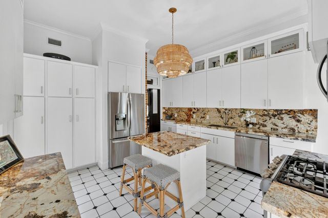 812 19th Street, Galveston, TX 77550