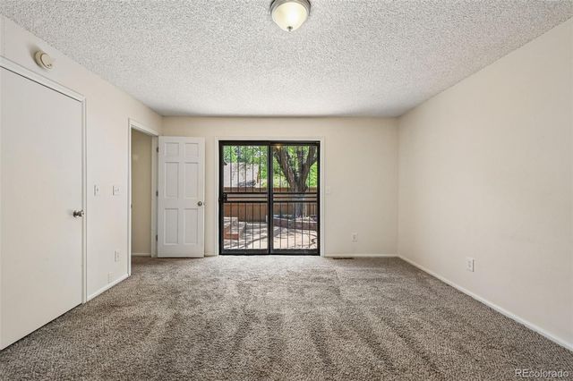 82 S Eagle Circle, Aurora, CO 80012