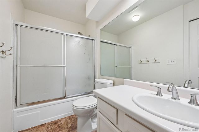 82 S Eagle Circle, Aurora, CO 80012