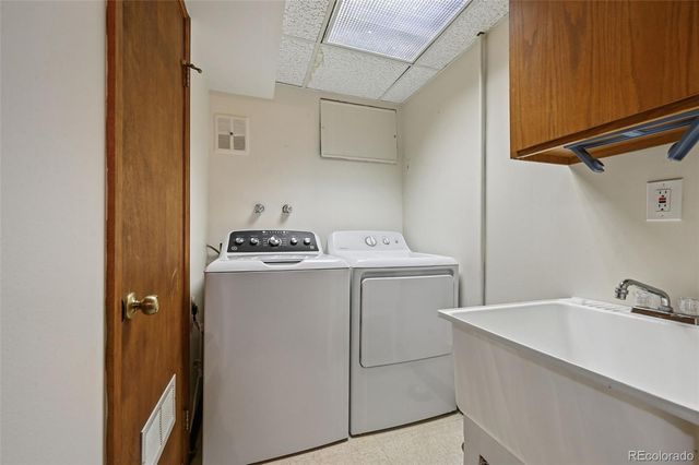 82 S Eagle Circle, Aurora, CO 80012