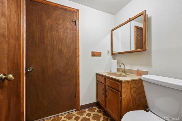 82 S Eagle Circle, Aurora, CO 80012