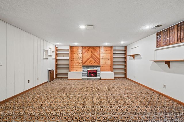 82 S Eagle Circle, Aurora, CO 80012