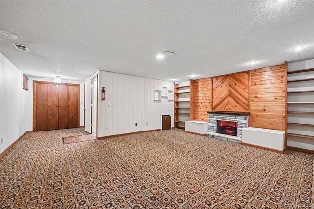 82 S Eagle Circle, Aurora, CO 80012