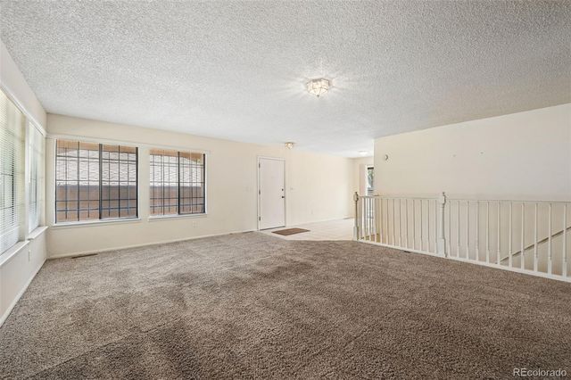 82 S Eagle Circle, Aurora, CO 80012