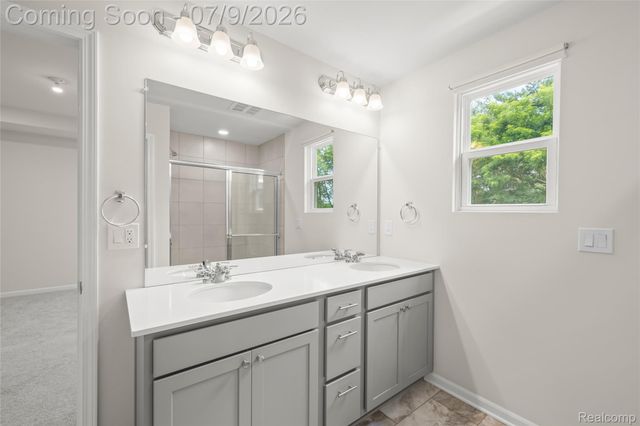 208 Addison Circle, Commerce Charter Township, MI 48390