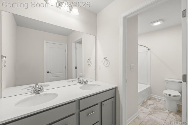208 Addison Circle, Commerce Charter Township, MI 48390