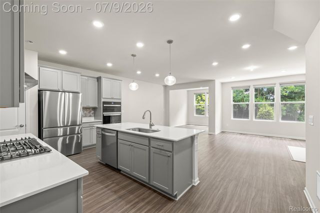208 Addison Circle, Commerce Charter Township, MI 48390