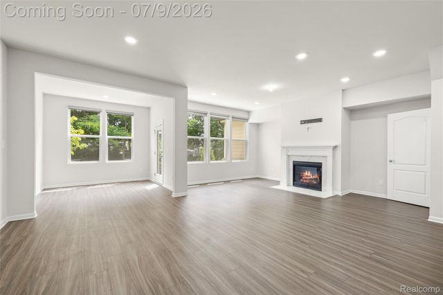 208 Addison Circle, Commerce Charter Township, MI 48390