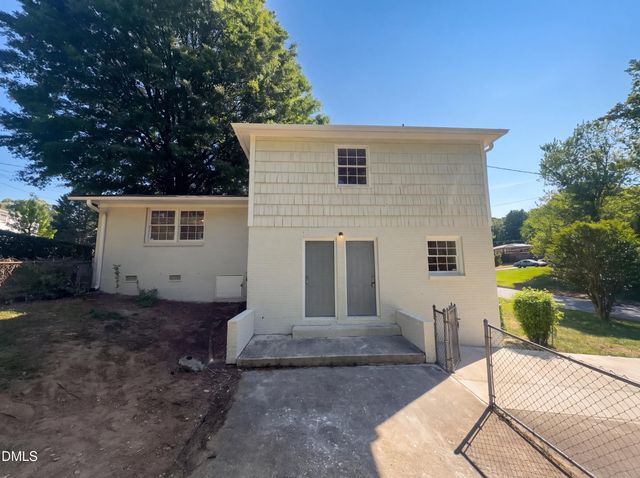 801 Daleview Court, Greensboro, NC 27406