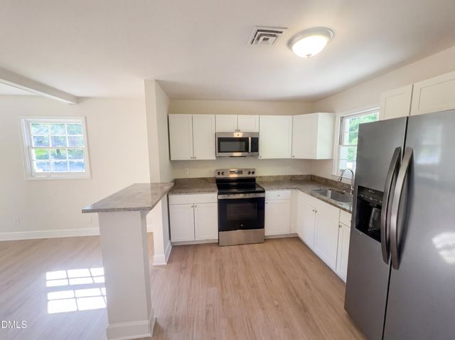 801 Daleview Court, Greensboro, NC 27406