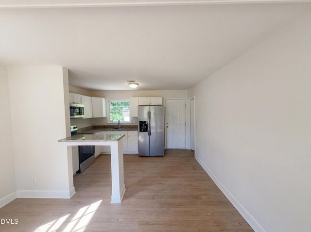 801 Daleview Court, Greensboro, NC 27406