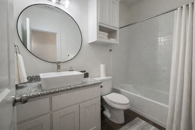 909 W Walker Street, Denison, TX 75020