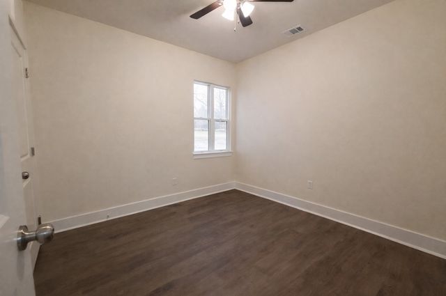 909 W Walker Street, Denison, TX 75020