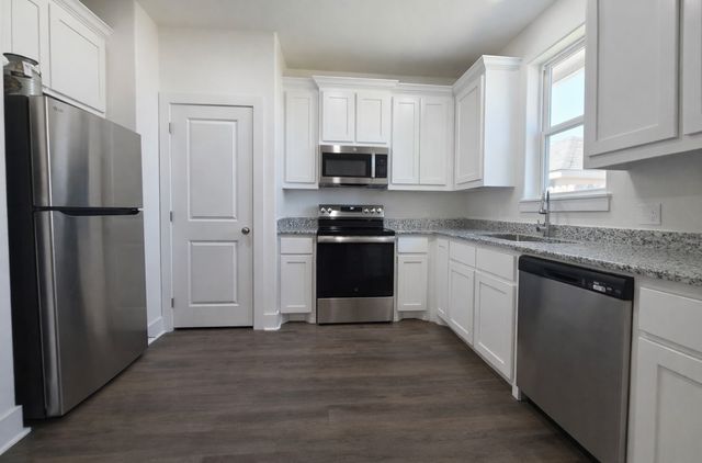 909 W Walker Street, Denison, TX 75020