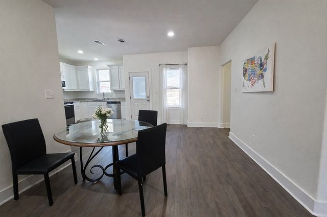 909 W Walker Street, Denison, TX 75020