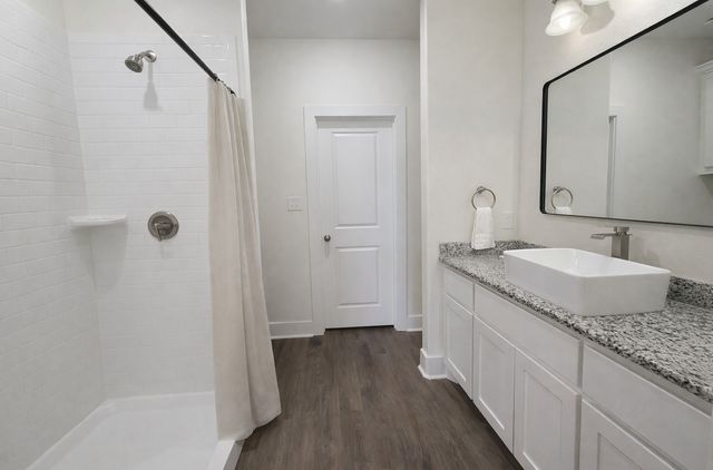 909 W Walker Street, Denison, TX 75020