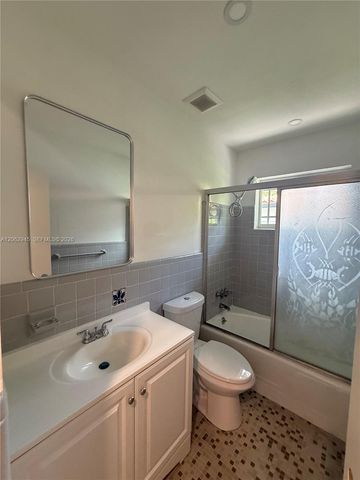1532 Trillo Ave, Coral Gables, FL 33146