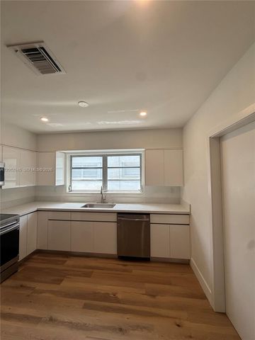 1532 Trillo Ave, Coral Gables, FL 33146