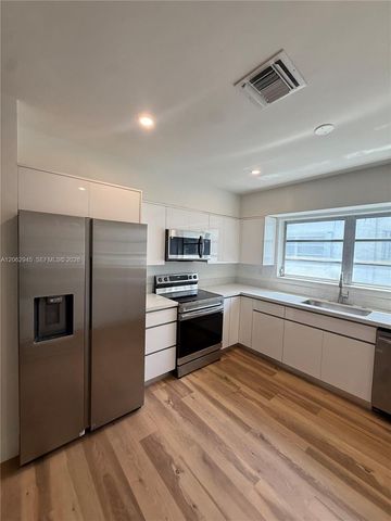 1532 Trillo Ave, Coral Gables, FL 33146