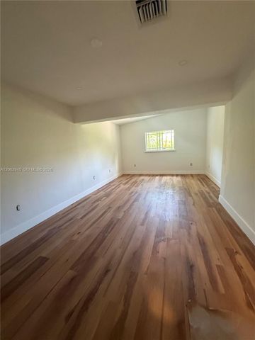 1532 Trillo Ave, Coral Gables, FL 33146