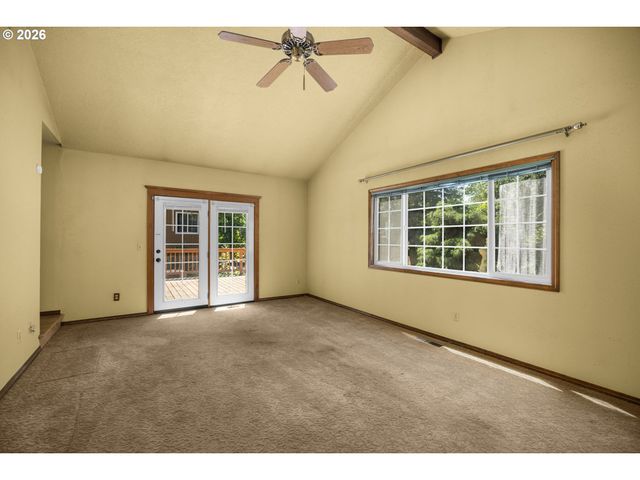 343 Ne HILLWOOD Dr, Hillsboro, OR 97124